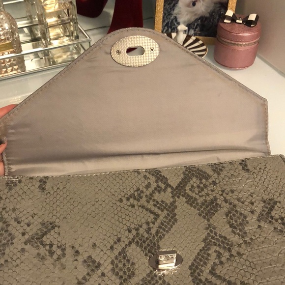 H&M Silver Snakeskin Clutch - Picture 7 of 10
